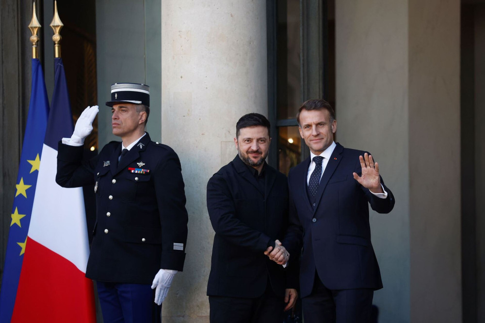 Μακρόν: Συμφωνία με την Ουκρανία για την αγορά 16 μαχητικών Rafale