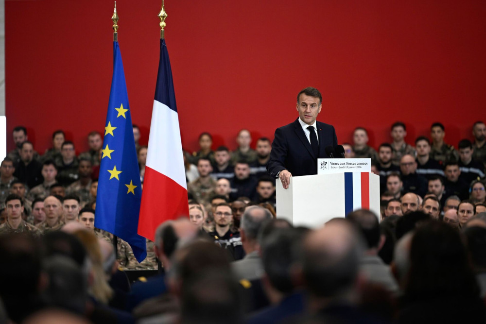 Εμανουέλ Μακρόν: +36 δισ. ευρώ στην άμυνα, ευρωπαϊκή αυτονομία και γαλλική παρουσία στη Γροιλανδία
