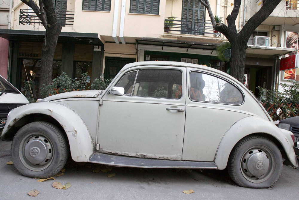 Η Ελλάδα κινείται ακόμα με τα αυτοκίνητα της κρίσης