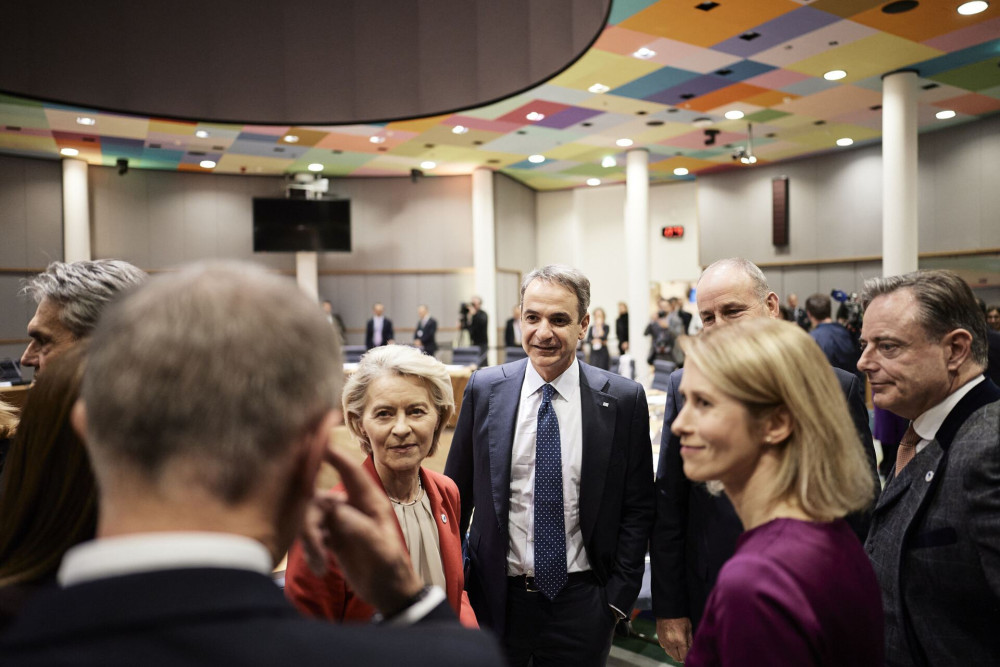 Αν δεν ήταν ο Μητσοτάκης στο εξωτερικό τώρα, τότε ποιος;
