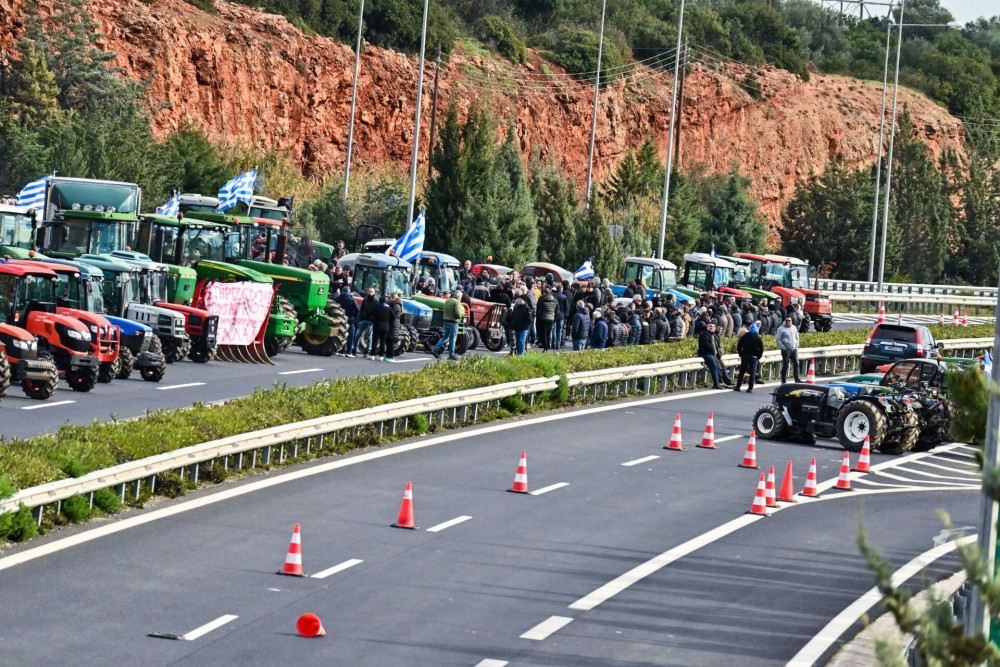 Έφυγαν από τον Μπράλο οι αγρότες - Επιστρέφουν στον Ε65 τα τρακτέρ της Καρδίτσας