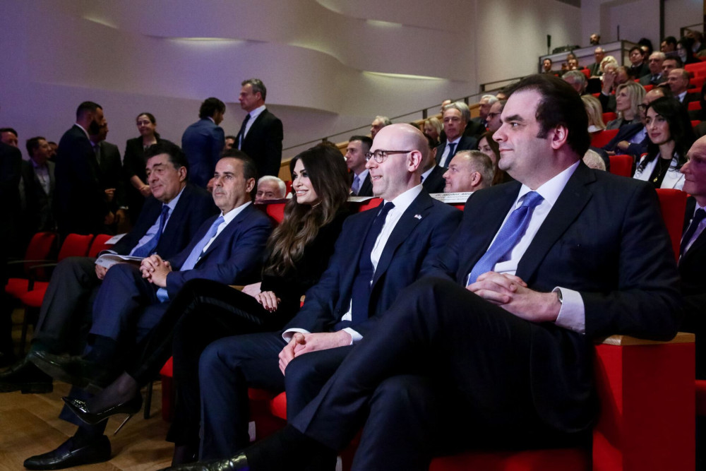 Συνάντηση υψηλού επιπέδου: Πιερρακάκης και Γκίλφοϊλ υποδέχονται τον Στίβεν Μίραν της Fed