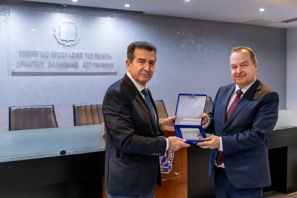 Συνάντηση Μιχάλη Χρυσοχοΐδη με τον υπουργό Εσωτερικών Υποθέσεων της Σερβίας - Τι συμφώνησαν