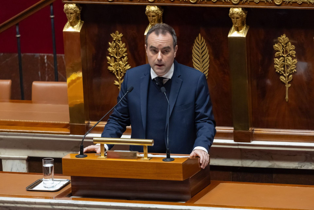 Γαλλία: με «όπλο» το Άρθρο 49.3 ο Σεμπαστιάν Λεκορνί περνά τον προϋπολογισμό - Έρχονται προτάσεις μομφής