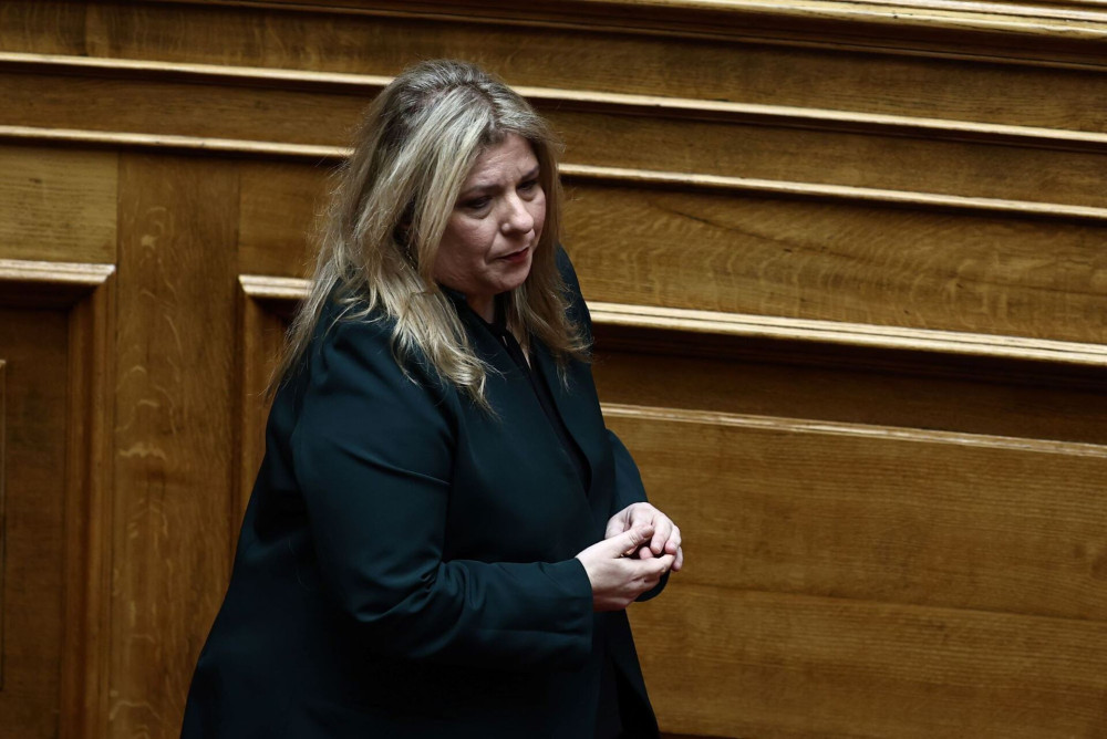 Συρεγγέλα: αναφορά στον Κακλαμάνη για «αντιδεοντολογική» συμπεριφορά Κωνσταντοπούλου