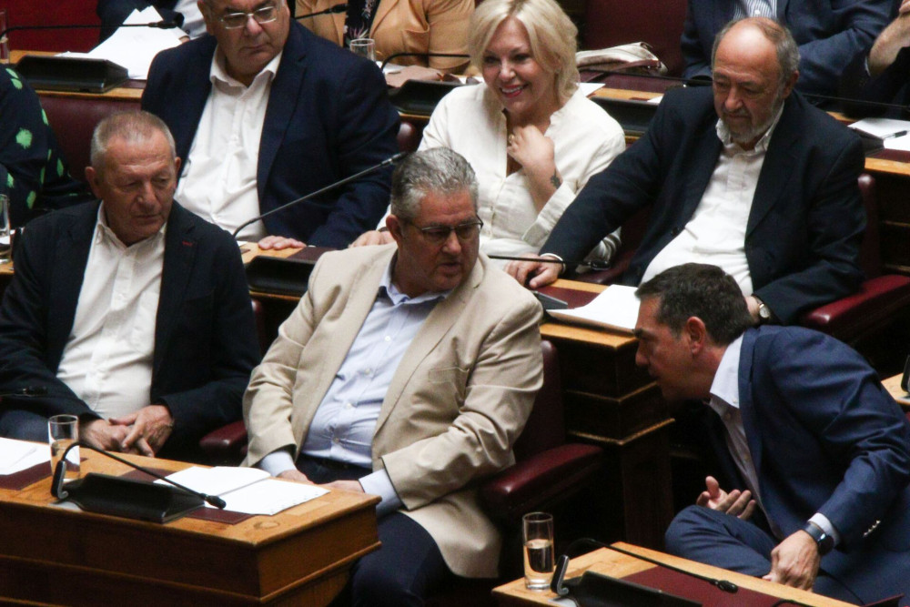 Το ειρωνικό σχόλιο του Δημήτρη Κουτσούμπα για τον Αλέξη Τσίπρα και «Ιθάκη»: Δεν ξέρει πού είναι η Πηνελόπη του (video)