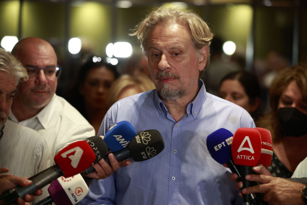 Νέα φορτούνα στο Κίνημα Δημοκρατίας: ο Κασσελάκης διέγραψε τον Θανάση Οικονόμου