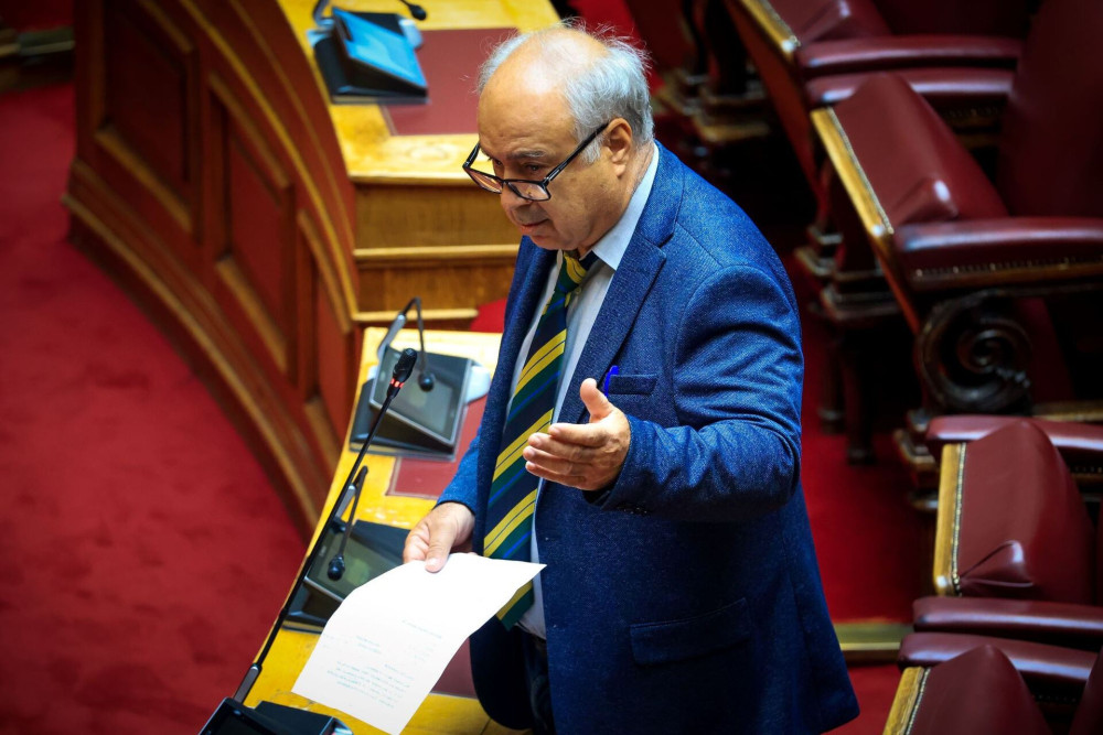 Και επίσημα εκτός ΠΑΣΟΚ ο Παρασκευαΐδης: 32 οι βουλευτές του κόμματος, 27 οι ανεξάρτητοι στη Βουλή