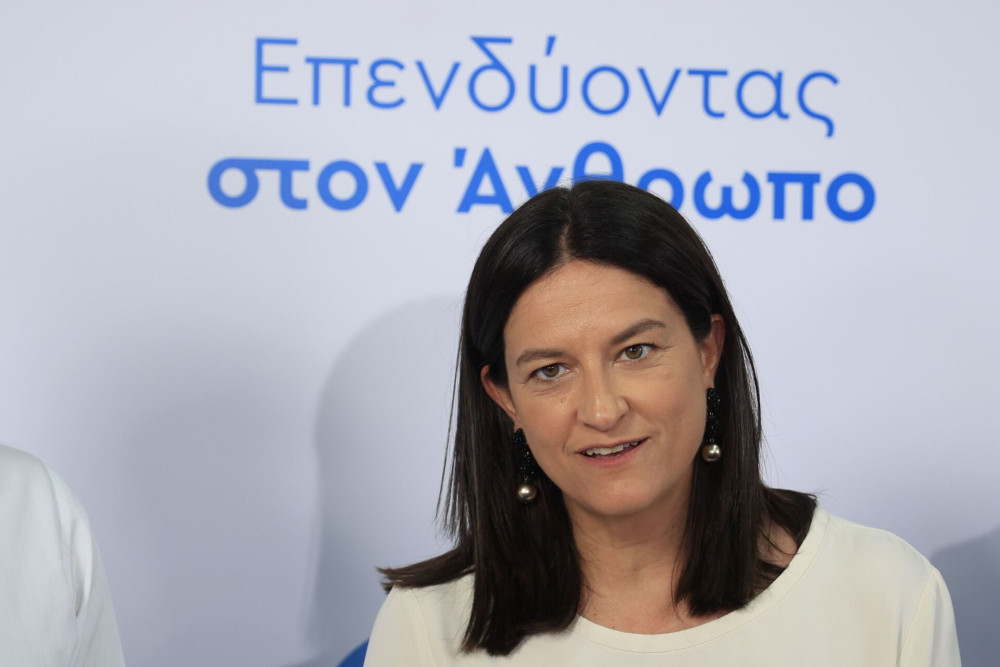 Νέα συλλογική σύμβαση στην εστίαση με αυξήσεις έως 25% - Κεραμέως: Κατώτατος μισθός 930 με 1.100 ευρώ (video)