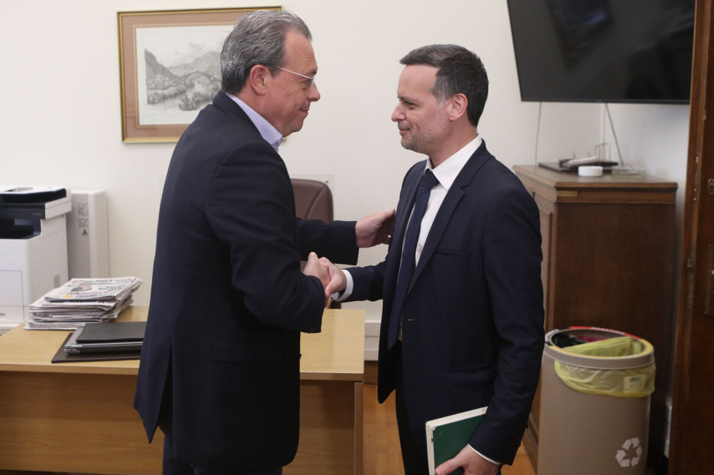 Δούκας κόβει, Φάμελλος ράβει για την... προοδευτική διακυβέρνηση