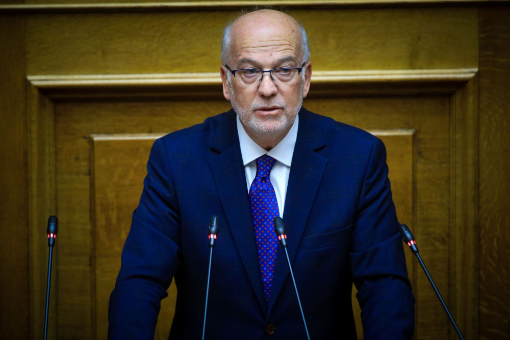 Φλωρίδης στη Βουλή: «Επικίνδυνα προκλητική» η στάση Κωνσταντοπούλου - Ένταση σε υψηλούς τόνους