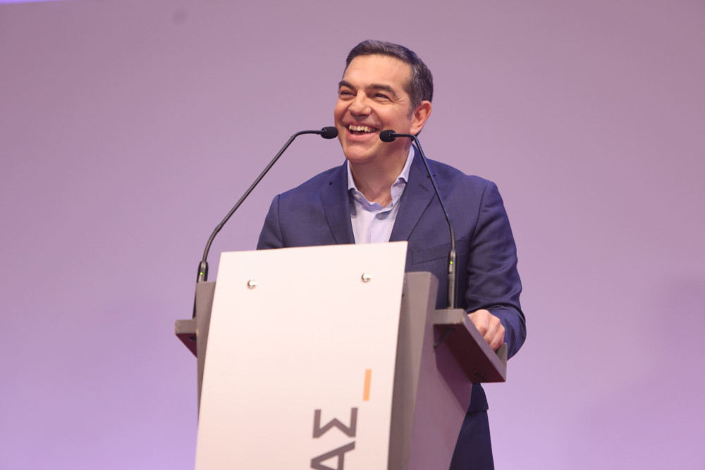 Το rebranding Τσίπρα έγινε αγγαρεία ανάμεσα σε «άξονες» και «πυλώνες»