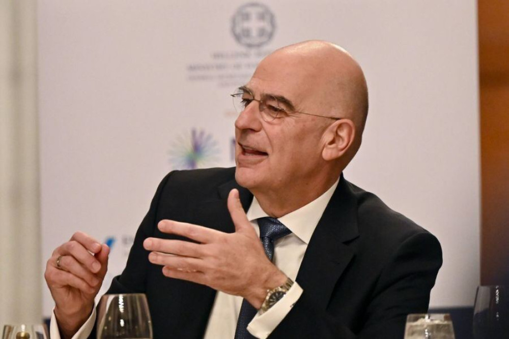 Επίσκεψη του Νίκου Δένδια στη ΔΙΚΕΜΣ στον Καρέα  - Ενισχύεται το καλάθι της στρατιωτικής οικογένειας (photos)