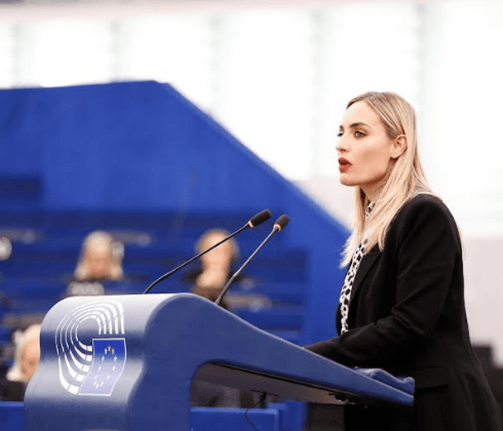 Ελεονώρα Μελέτη: Είναι χυδαίο ανήλικα παιδιά να γίνονται influencers (video)