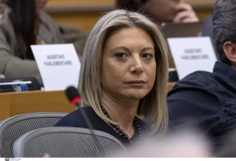 Η πτώση Καρυστιανού στις μετρήσεις και οι συνεντεύξεις σε ελεγχόμενο περιβάλλον