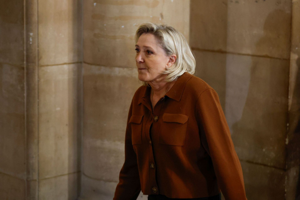 Μαρίν Λε Πεν: σύγκρουση με τις Βρυξέλλες για τον προϋπολογισμό