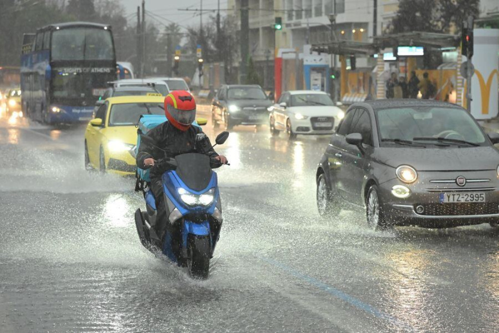 Έκτακτο Δελτίο από την ΕΜΥ: ισχυρές καταιγίδες, θυελλώδεις άνεμοι και μεταφορά αφρικανικής σκόνης