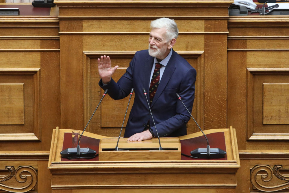 Γιάννης Λοβέρδος: Κρίσιμη κατάσταση για 1.500 Έλληνες στα ΗΑΕ - Εξαρτάται από το άνοιγμα του εναέριου χώρου