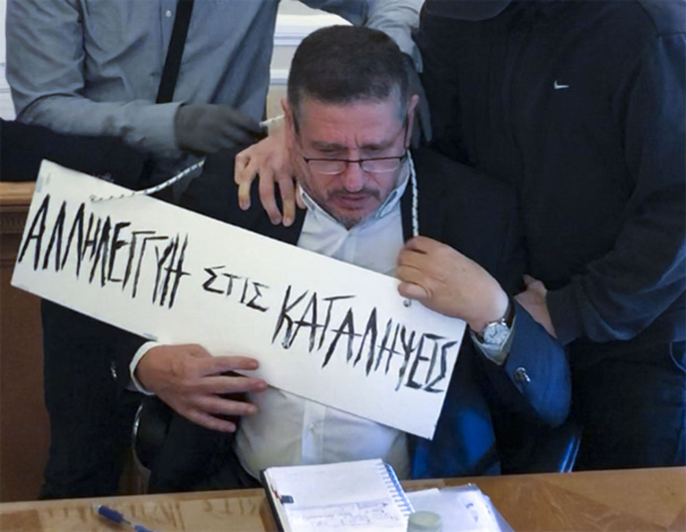 Ξεκίνησε η δίκη για τη διαπόμπευση του πρώην πρύτανη του Οικονομικού Πανεπιστημίου Δημήτρη Μπουραντώνη - Συγκλονιστική κατάθεση