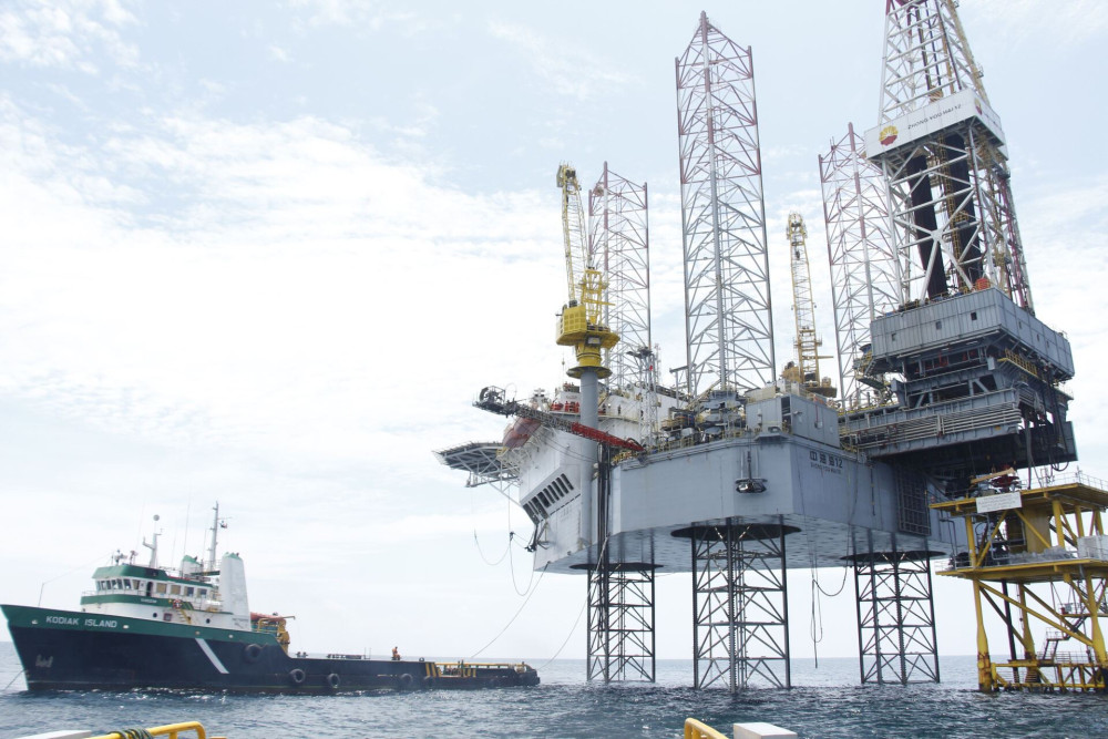 Πετρέλαιο: brent κάτω από τα 98 δολάρια - Οι αγορές «ποντάρουν» σε αποκλιμάκωση με το Ιράν