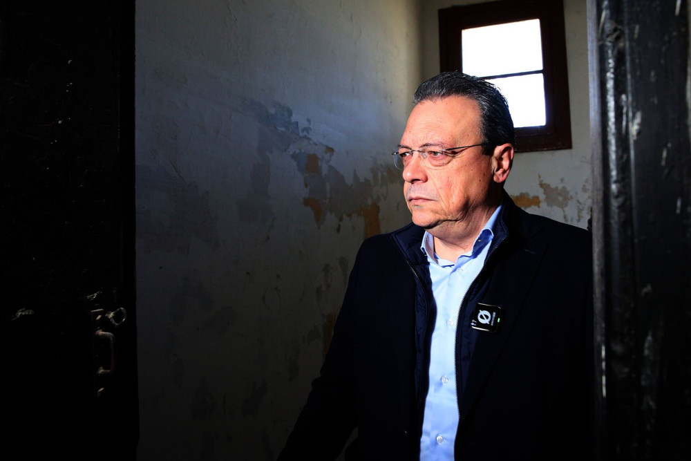 Φάμελλος σε ρητορικό παροξυσμό: Από το νομοσχέδιο στη θεωρία «καθεστώτος»