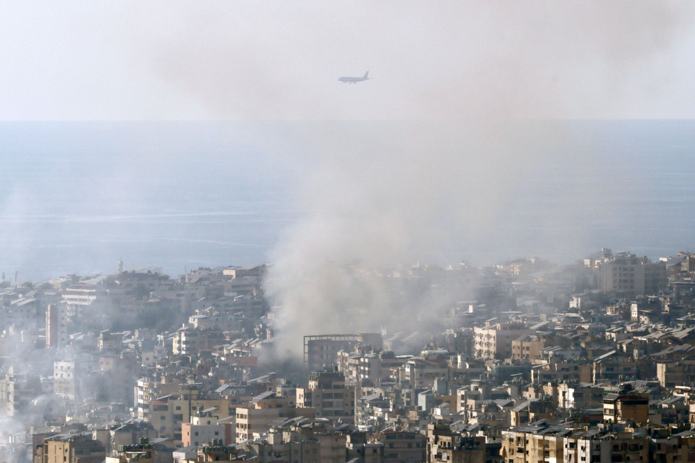 Μπαράζ ιρανικών πυραύλων στο κεντρικό Ισραήλ - Τουλάχιστον 12 τραυματίες