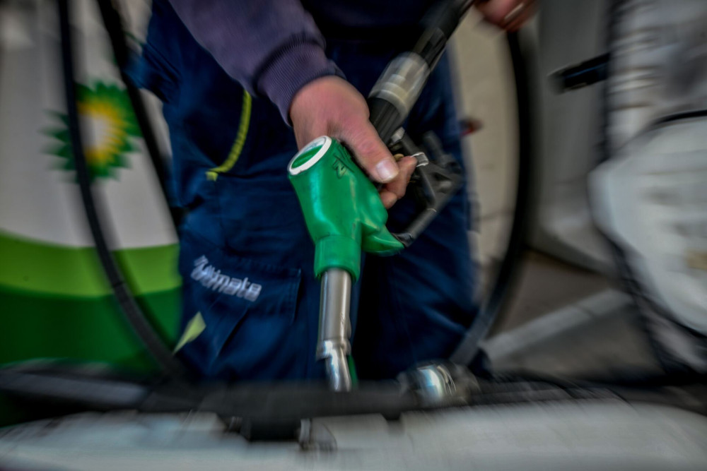Ακριβή η μετακίνηση στα νησιά - Σε ποιες περιοχές «χτυπά» ρεκόρ η αμόλυβδη