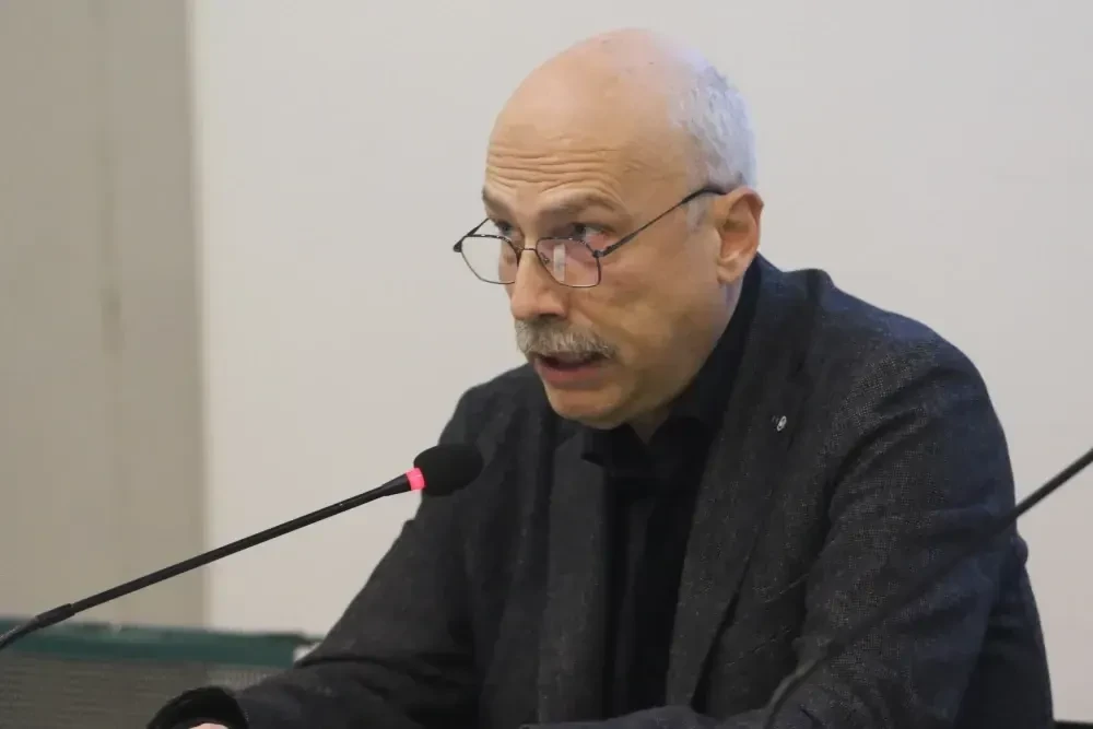 Μαργαρίτης κατά Ανδρουλάκη: Η διαγραφή Κωνσταντινόπουλου ρίχνει λάδι στη φωτιά
