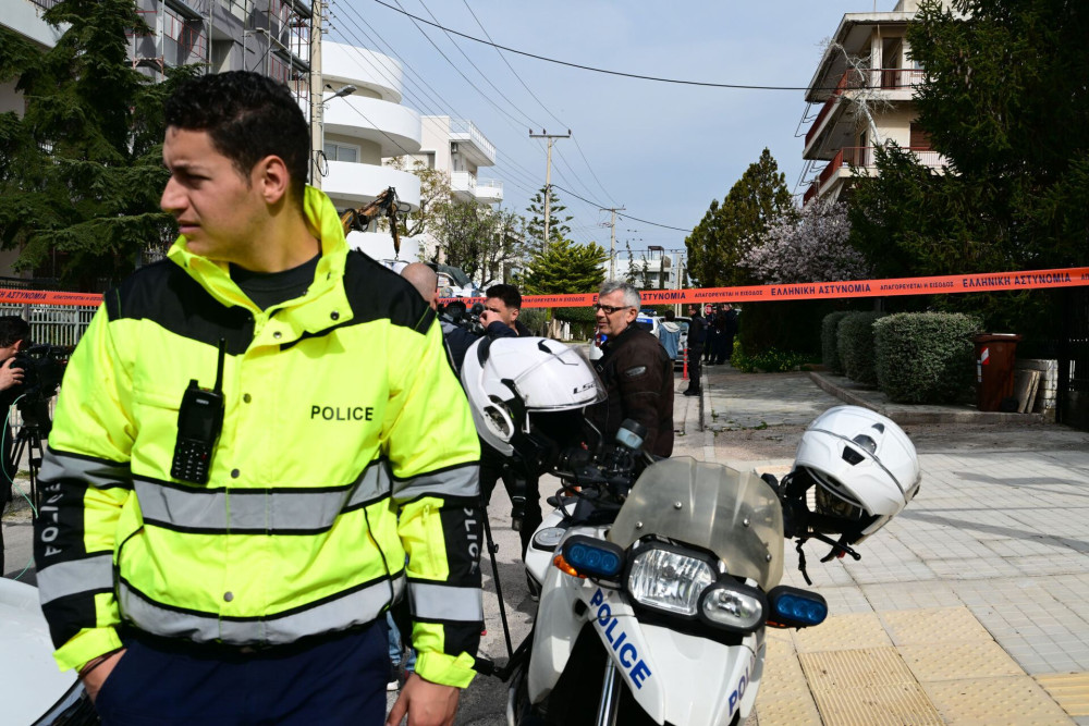 ΟΠΕΚΕΠΕ: εμπρηστική επίθεση σε παράρτημα στην Ομόνοια τα ξημερώματα