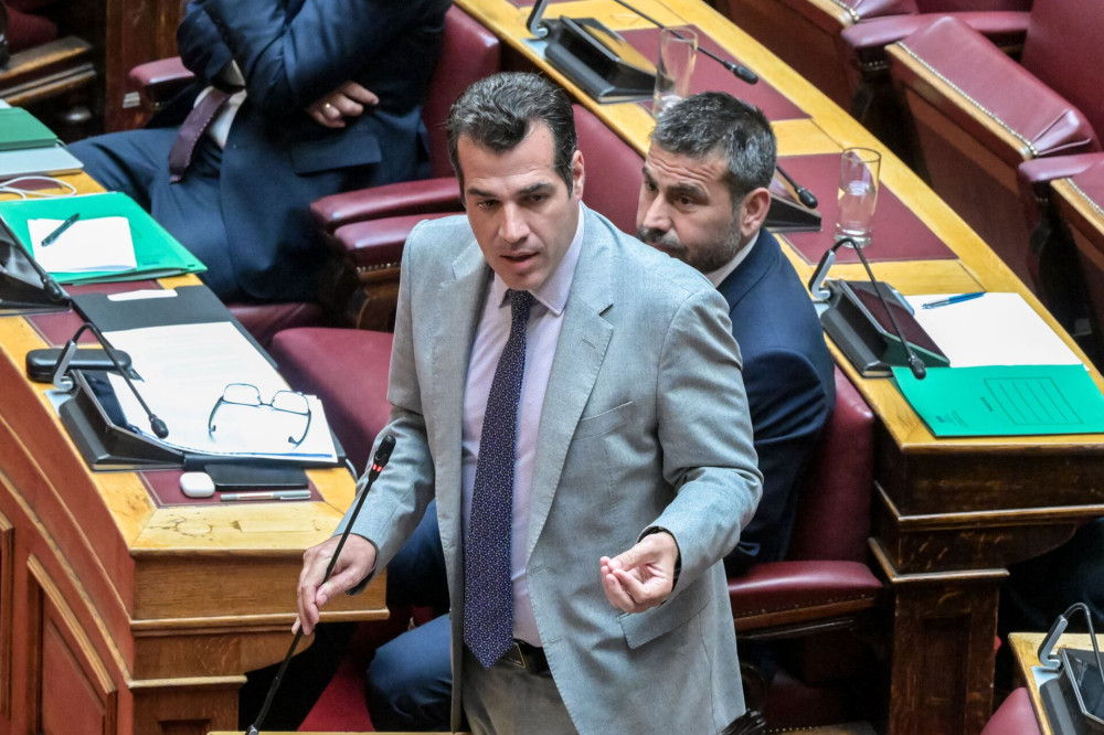 Θάνος Πλεύρης: Η νομοθεσία για τη μπούρκα υπό εξέταση - Μελετάμε πρακτικές άλλων χωρών