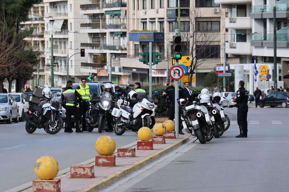 Φάρσα το τηλεφώνημα για βόμβα στα δικαστήρια της Ευελπίδων