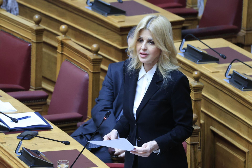 Έλενα Ράπτη: Πώς λειτουργεί το πρόγραμμα «Νταντάδες της Γειτονιάς» και ποιοι είναι οι δικαιούχοι