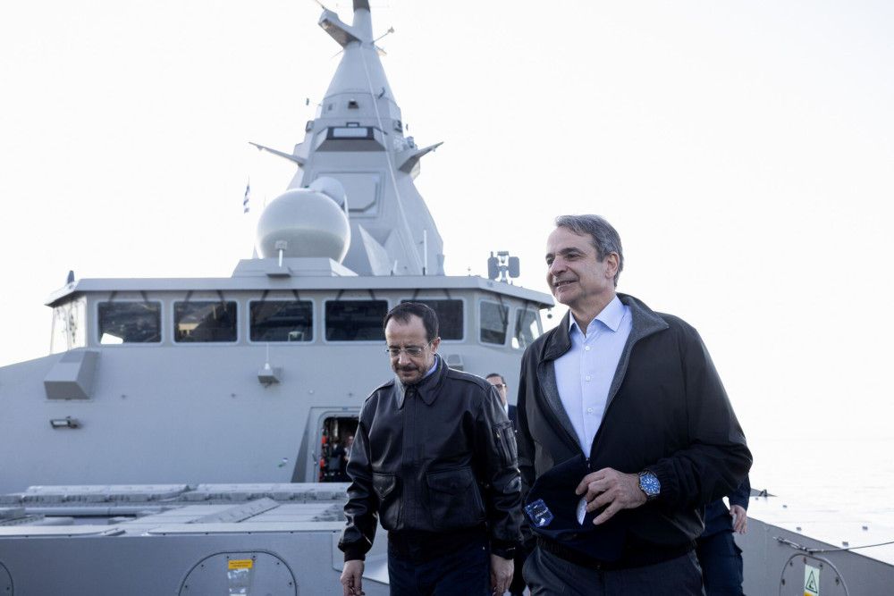Κυριάκος Μητσοτάκης και Νίκος Χριστοδουλίδης στη φρεγάτα «Κίμων» - «Κάνουμε το καθήκον μας» (photos)