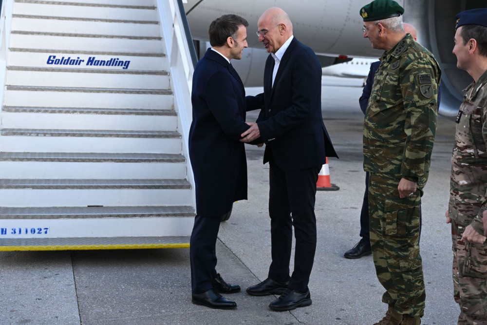 Νίκος Δένδιας: Η παρουσία του Εμάνουελ Μακρόν και του «Σαρλ ντε Γκωλ» στέλνει μήνυμα ισχύος στην Ανατολική Μεσόγειο (photos)