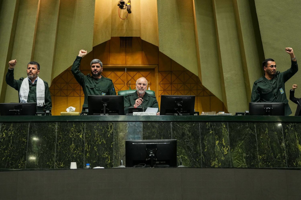 Ιράν: απειλεί πως «ο Περσικός κόλπος θα βαφτεί με αίμα των εισβολέων»
