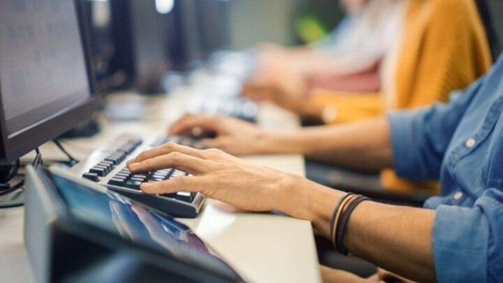 Νέο μνημόνιο συνεργασίας με τη Microsoft για τον ψηφιακό μετασχηματισμό του Δημοσίου
