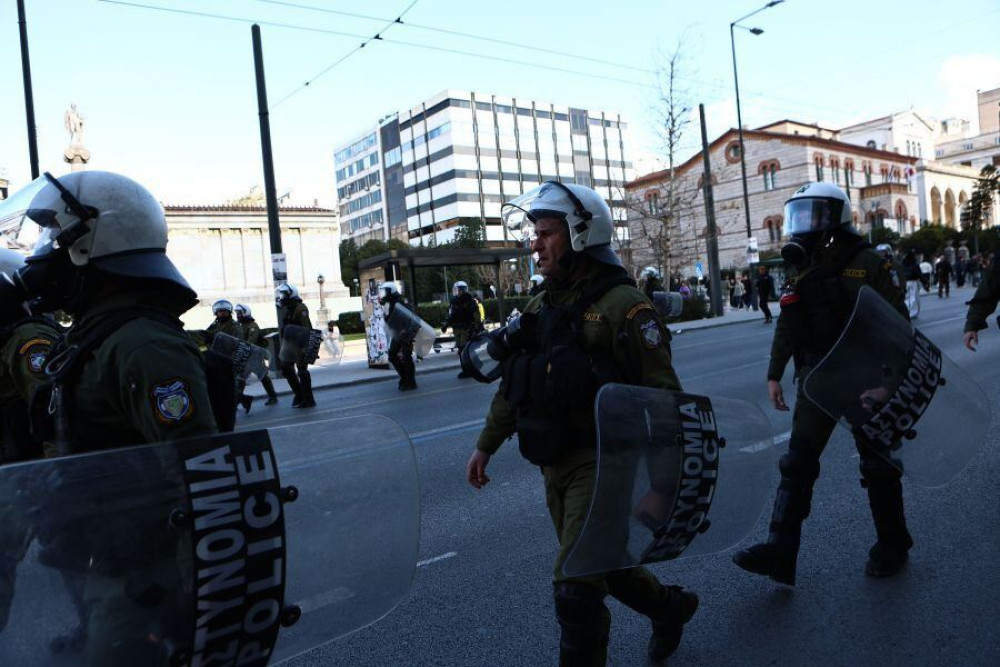 Σύνταγμα: μικρής έντασης επεισόδια μετά το συλλαλητήριo για τα Τέμπη