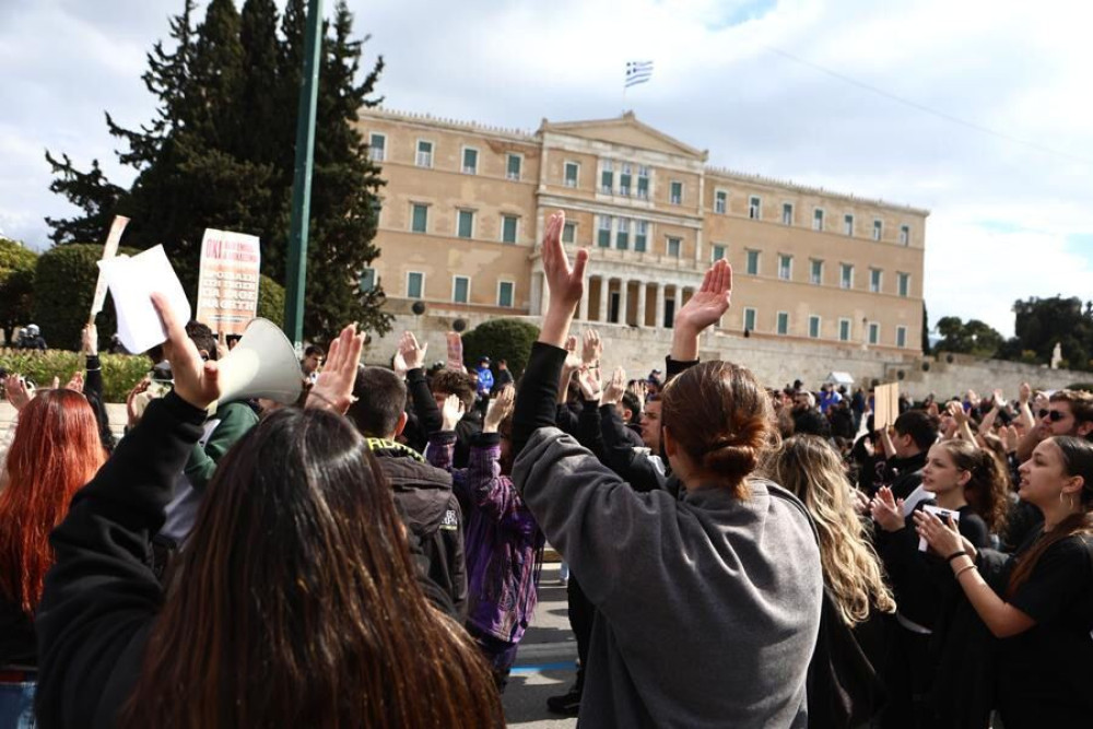 Τρία χρόνια από την τραγωδία στα Τέμπη: κινητοποιήσεις σε όλη την Ελλάδα - Ποιοι συμμετέχουν στην απεργία και τι ισχύει για τα ΜΜΜ