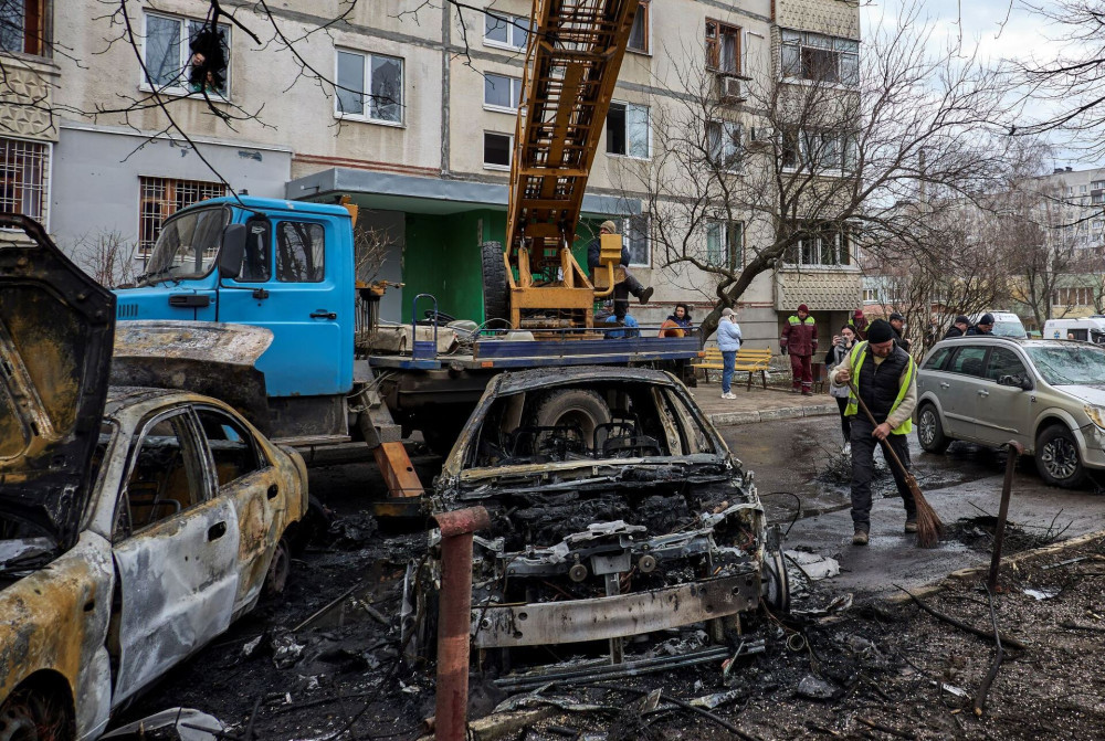 Ουκρανία: ρωσική επίθεση με δύο νεκρούς στο Χάρκοβο και ζημιές σε υποδομές στην Οδησσό