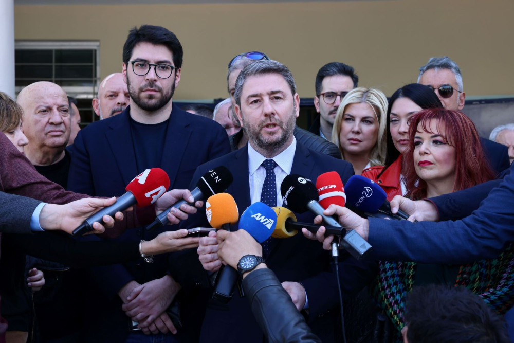ΠΑΣΟΚ: οι τρεις εφιάλτες Νίκου Ανδρουλάκη