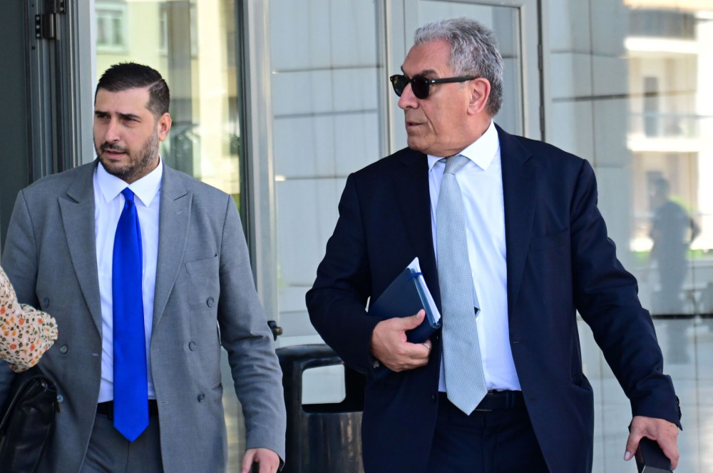 Κυψέλη: έκρηξη αυτοσχέδιου μηχανισμού κοντά στο γραφείο του Βασίλη Καπερνάρου