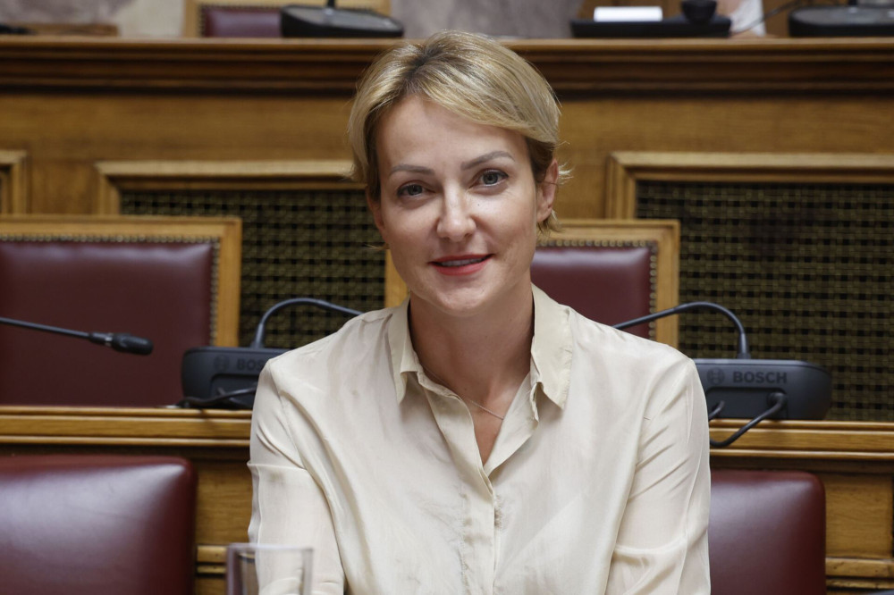 Αλεξάνδρα Σδούκου για ΠΑΣΟΚ: Μοιάζουν όλο και περισσότερο στον Αλέξη Τσίπρα, υιοθετούν και τις «κωλοτούμπες»