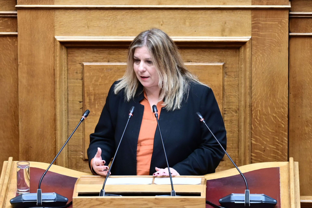 Μαρία Συρεγγέλα προς το ΠΑΣΟΚ για τη 13η σύνταξη: Φέρτε το στο ΓΛΚ (video)