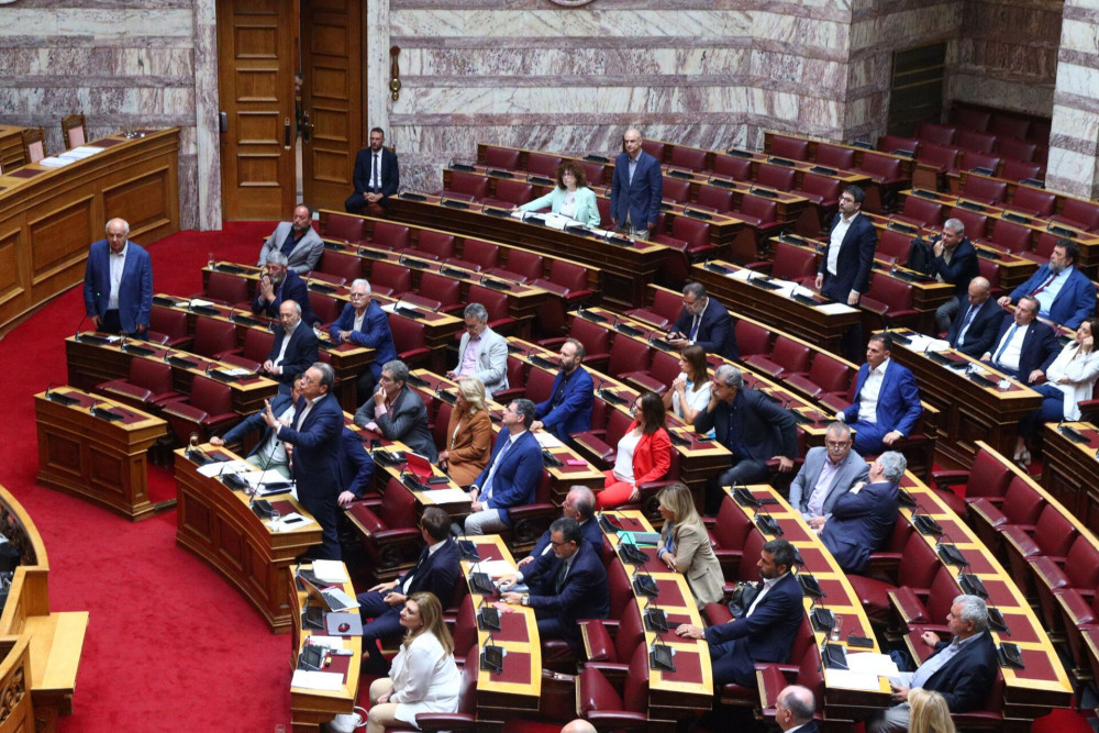 Αντιπολίτευση με κοντή κοινοβουλευτική μνήμη