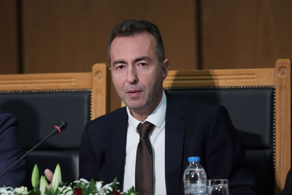 Ένωση Δικαστών και Εισαγγελέων: Παραλήρημα Κωνσταντόπουλου - Χυδαίες συκοφαντίες από την «Αγία Οικογένεια»