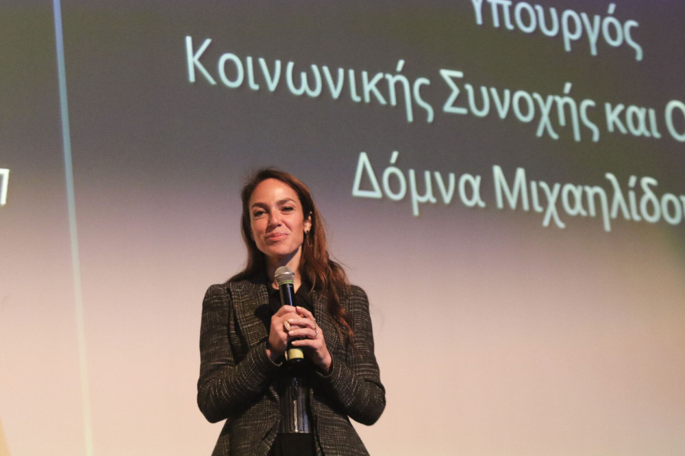 Δόμνα Μιχαηλίδου: Πανελλαδική εφαρμογή για τις «Νταντάδες της Γειτονιάς» από τις 24 Απριλίου