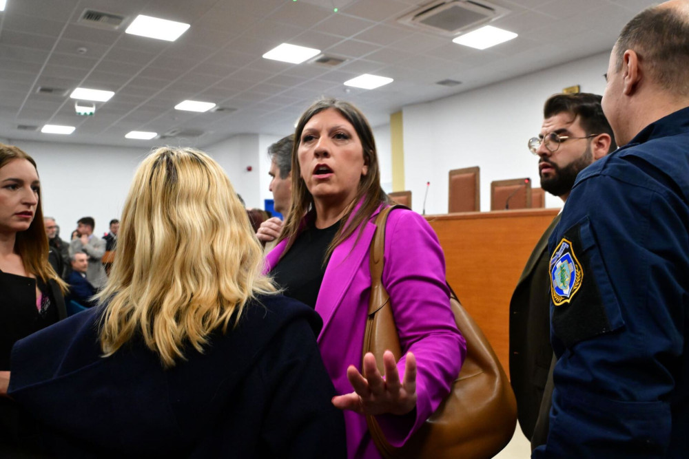Φλωρίδης για Κωνσταντοπούλου: Κερδοσκοπεί πολιτικά πάνω στη δίκη για τα Τέμπη  (video)