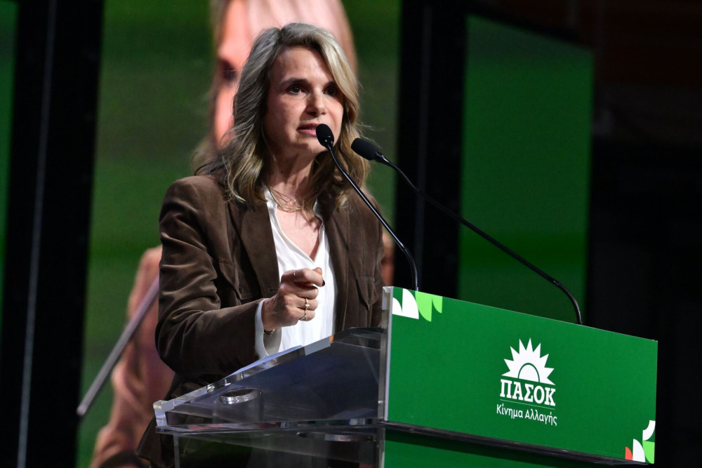 Θλιβερή δήλωση Αποστολάκη: αποκαλεί «πελάτες» όσους ψήφισαν Ν.Δ.