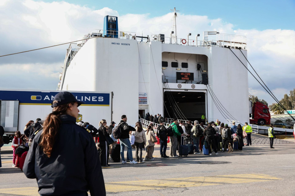Κορυφώνεται η πασχαλινή έξοδος από τα λιμάνια της Αττικής