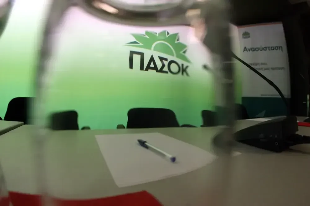 Μαίνεται ο πόλεμος Καστανίδη-Ανδρουλάκη